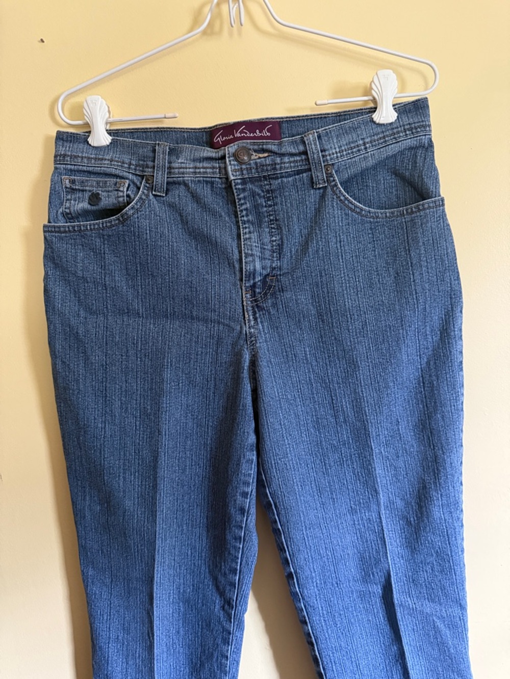 Gloria Vanderbilt Women’s Short Jeans - Picture 7 of 9